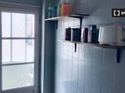 Se alquila habitación en piso de 4 dormitorios en...