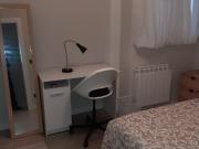 Se alquila habitación en piso de 4 dormitorios en...