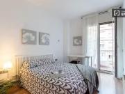 Se alquila habitación en piso de 4 dormitorios en...