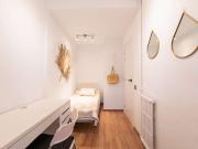 Se alquila habitación en piso de 4 dormitorios en...