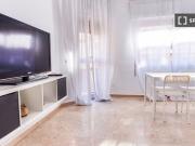 Se alquila habitación en piso de 4 dormitorios en Los...