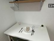 Se alquila habitación en piso de 4 dormitorios en Madrid