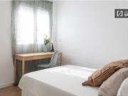 Se alquila habitación en piso de 4 dormitorios en Madrid