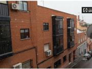 Se alquila habitación en piso de 4 dormitorios en Madrid
