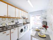 Se alquila habitación en piso de 4 dormitorios en...