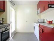 Se alquila habitación en piso de 4 dormitorios en...