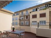 Se alquila habitación en piso de 4 dormitorios en Zaragoza