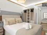Se alquila habitación en piso de 4 habitaciones en Barcelona