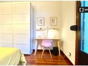 Se alquila habitación en piso de 4 habitaciones en Bilbao