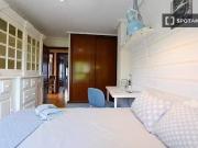 Se alquila habitación en piso de 4 habitaciones en...