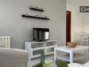 Se alquila habitación en piso de 4 habitaciones en...