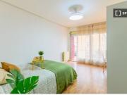 Se alquila habitación en piso de 4 habitaciones en Getafe