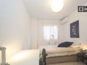 Se alquila habitación en piso de 4 habitaciones en Granada