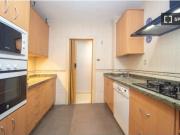 Se alquila habitación en piso de 4 habitaciones en Granada