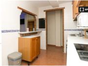 Se alquila habitación en piso de 4 habitaciones en Granada