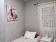 Se alquila habitación en piso de 4 habitaciones en...