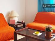 Se alquila habitación en piso de 4 habitaciones en Las...