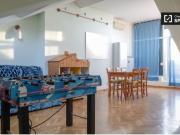 Se alquila habitación en piso de 4 habitaciones en...