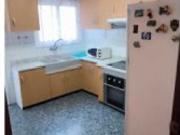 Se alquila habitación en piso de 4 habitaciones en...