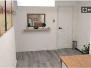 Se alquila habitación en piso de 4 habitaciones en Sevilla