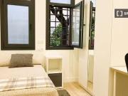 Se alquila habitación en piso de 4 habitaciones en Sevilla