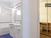 Se alquila habitación en piso de 4 habitaciones en Sevilla