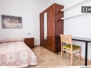 Habitación en piso de 4 habitaciones en alquiler en El...