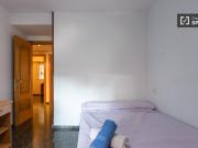 Se alquila habitación en piso de 4 habitaciones en Valencia
