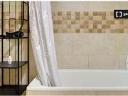 Se alquila habitación en piso de 4 habitaciones en Zaragoza