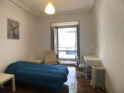 Se alquila habitación en piso de 5 dormitorios en...