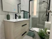 Se alquila habitación en piso de 5 dormitorios en Centro