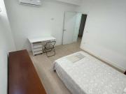 Se alquila habitación en piso de 5 dormitorios en...