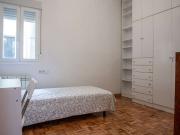 Se alquila habitación en piso de 5 dormitorios en...