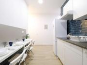 Se alquila habitación en piso de 5 dormitorios en...