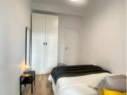 Se alquila habitación en piso de 5 dormitorios en Goya,...