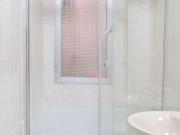 Se alquila habitación en piso de 5 dormitorios en La...