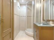 Se alquila habitación en piso de 5 dormitorios en Usera,...