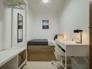 Se alquila habitación en piso de 5 habitaciones en Barcelona