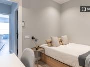 Habitación en un piso compartido de 5 habitaciones,...