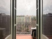 Se alquila habitación en piso de 5 habitaciones en Barcelona