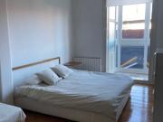 Se alquila habitación en piso de 5 habitaciones en Bilbao
