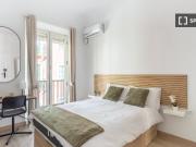 Se alquila habitación en piso de 5 habitaciones en...