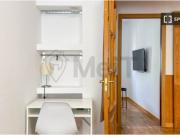 Se alquila habitación en piso de 5 habitaciones en...