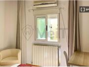 Se alquila habitación en piso de 5 habitaciones en...