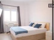 Se alquila habitación en piso de 5 habitaciones en... Se alquila habitación en piso de 5 habitaciones en...