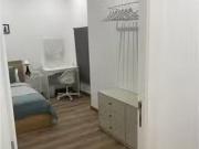 Se alquila habitación en piso de 5 habitaciones en El...