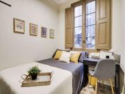 Se alquila habitación en piso de 5 habitaciones en El...