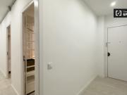 Se alquila habitación en piso de 5 habitaciones en Les Corts