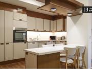 Se alquila habitación en piso de 5 habitaciones en Madrid