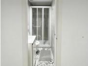 Se alquila habitación en piso de 5 habitaciones en...